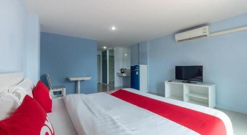 V Place Hotel